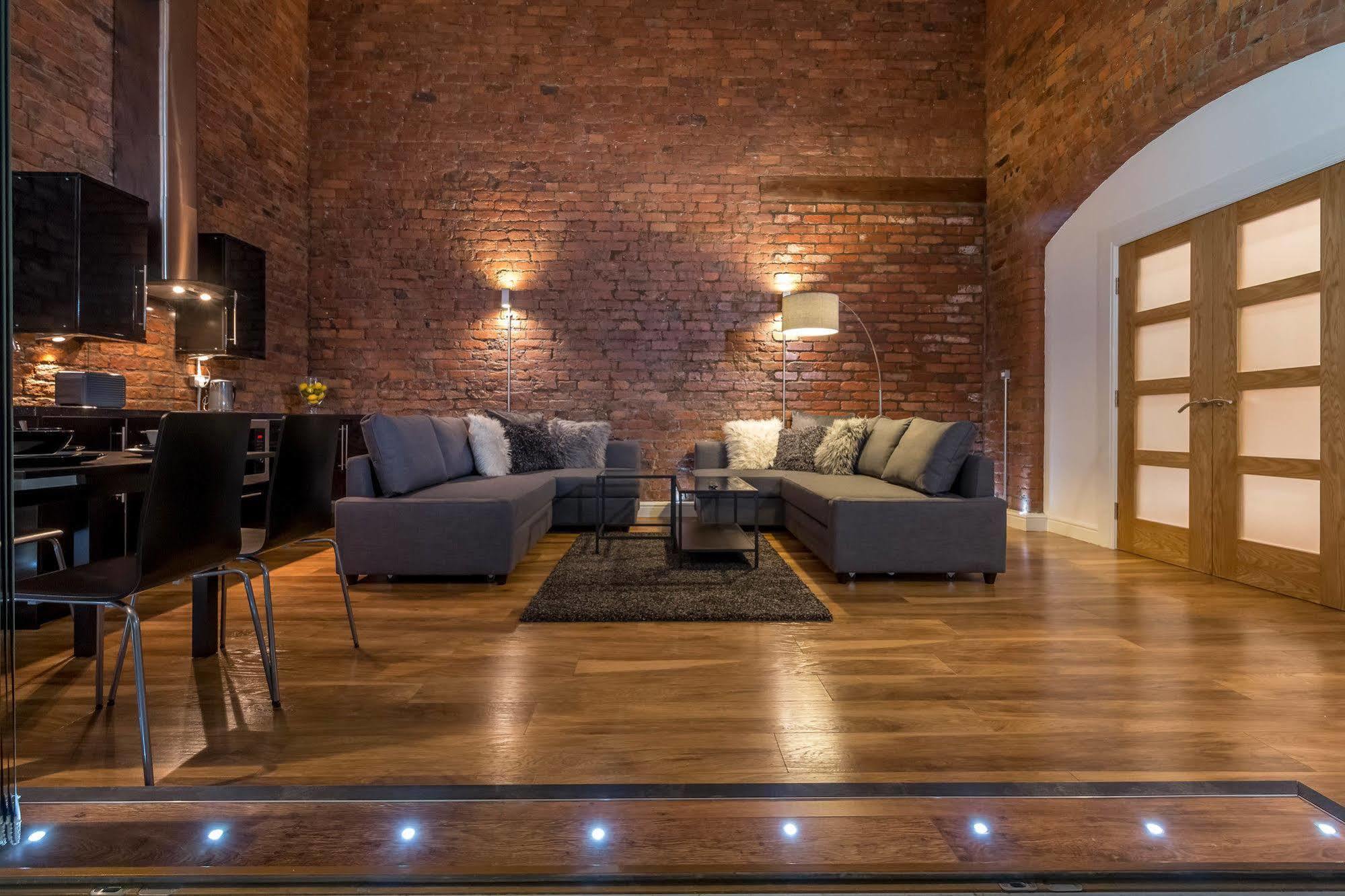 Aparthotel Eleskas Apart Manchester