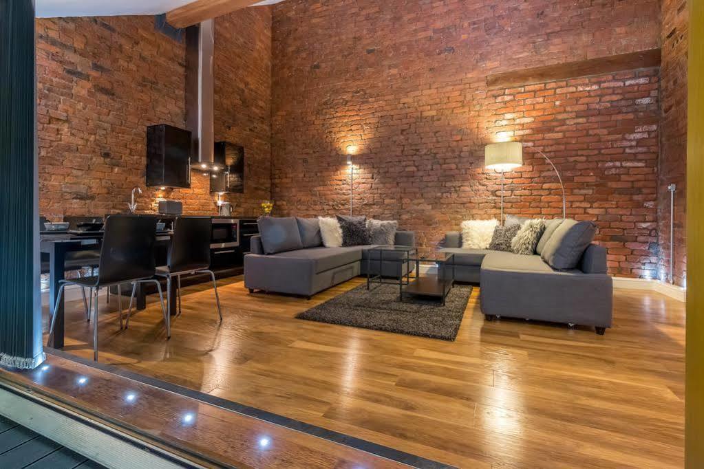 Aparthotel Eleskas Apart Manchester
