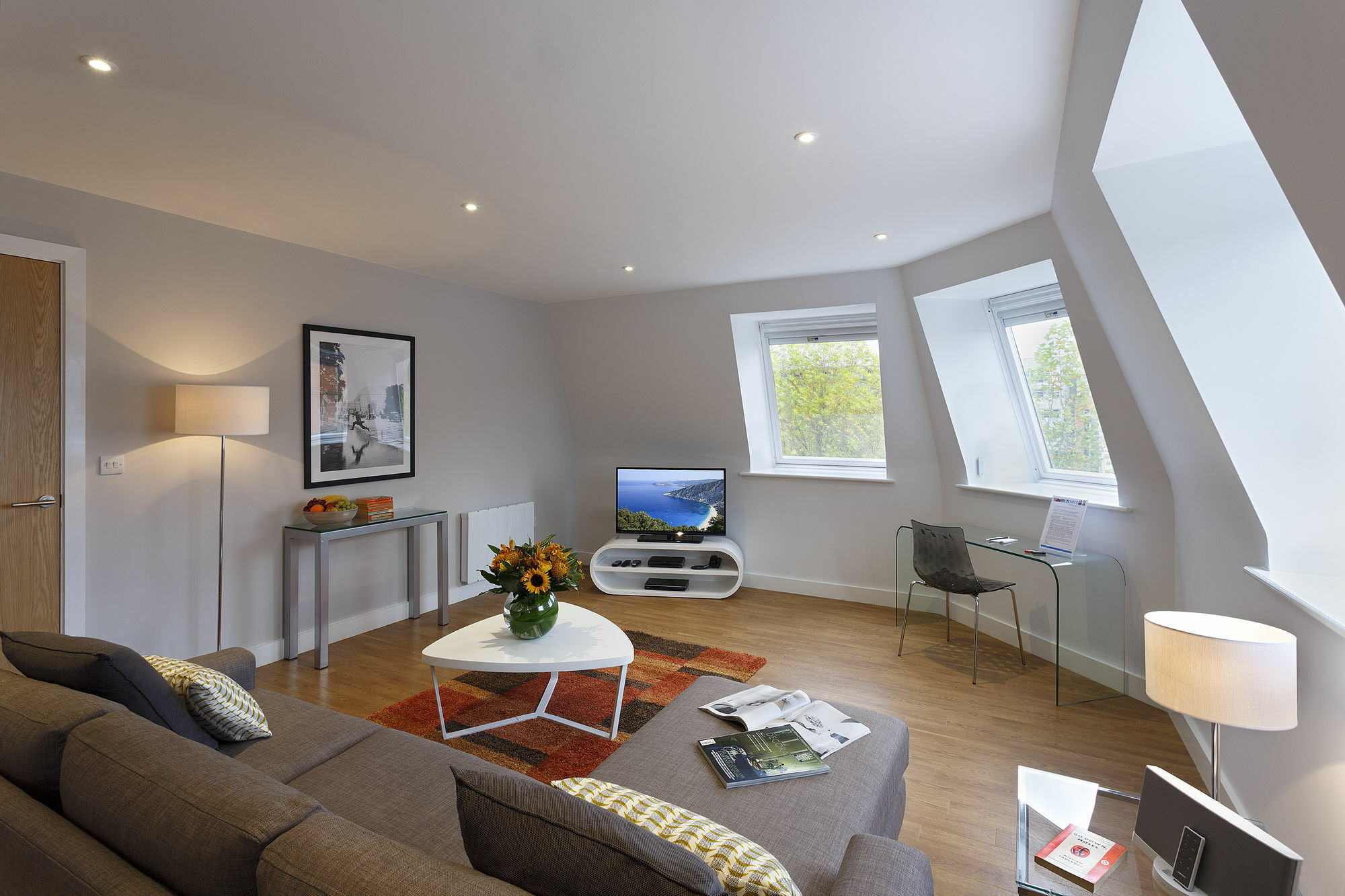 Cove Minshull Street Aparthotel 4*