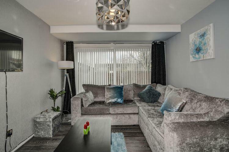 Newly Renovated Modern Manchester