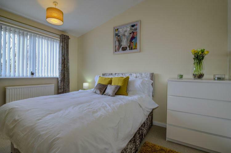Newly Renovated Modern * Manchester