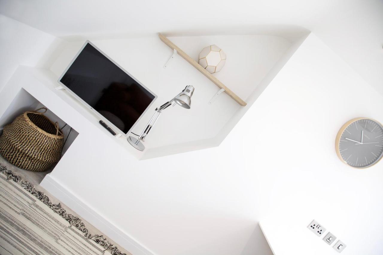 The Barbershop Apartment *